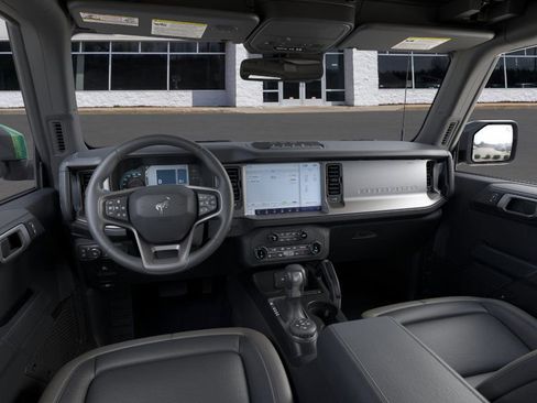 New 2025 Ford Bronco Outer Banks w/ Sasquatch Package image 9