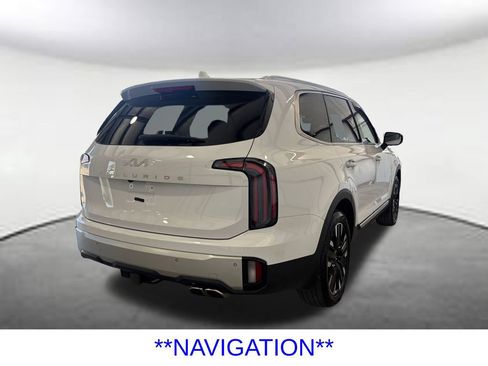 Used 2024 Kia Telluride SX w/ Towing Package FWD image 5