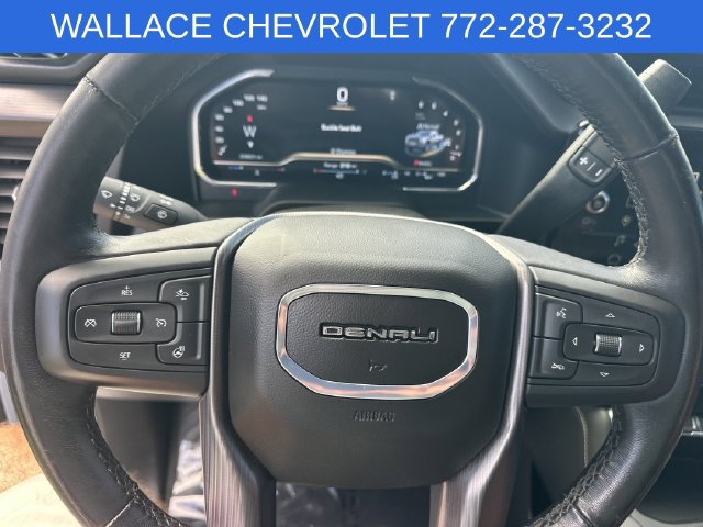 Used 2025 GMC Sierra 3500 Denali Ultimate AWD/4WD image 17