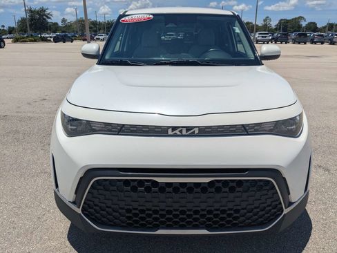 Certified 2023 Kia Soul LX FWD image 3
