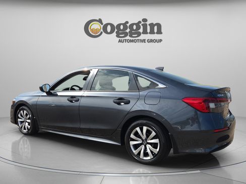 Used 2023 Honda Civic LX image 3