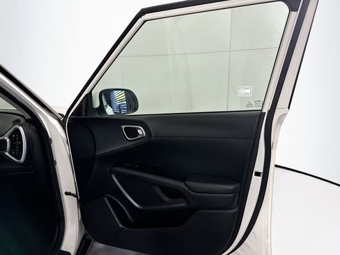 Used 2021 Kia Soul S FWD image 30