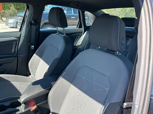 Used 2025 Volkswagen Jetta Sport image 21