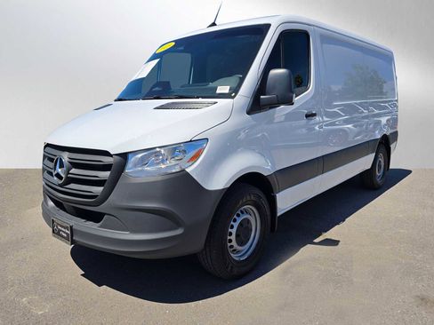 Used 2025 Mercedes-Benz Sprinter 2500 image 7