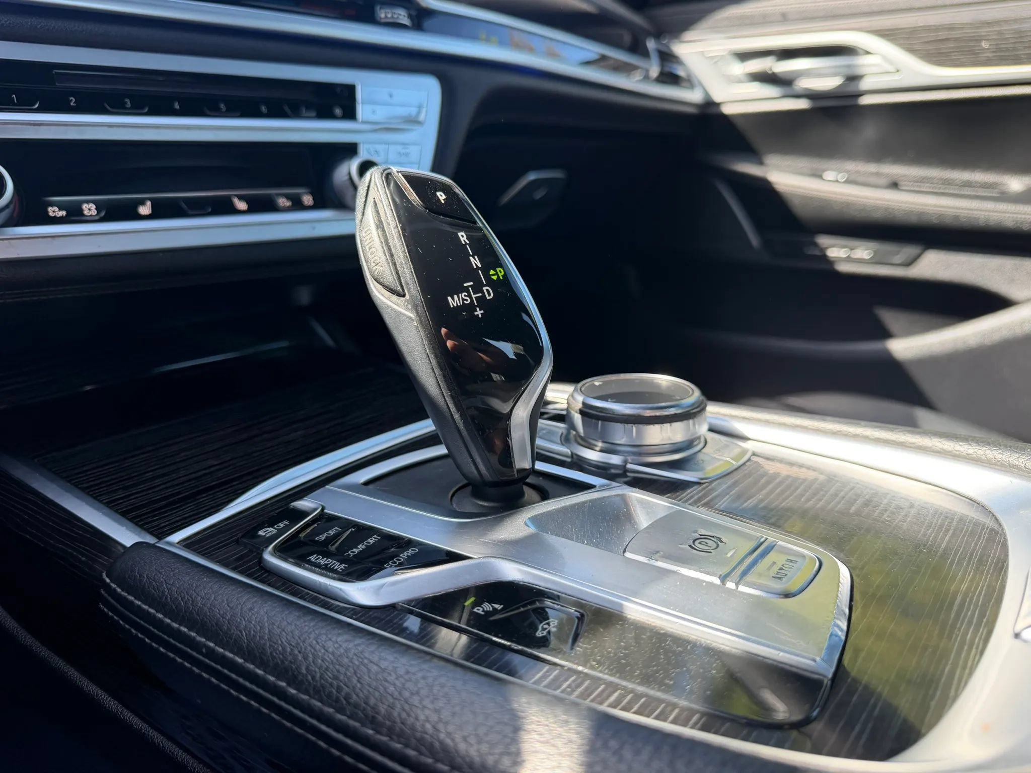 Used 2019 BMW 740i w/ M Sport Package RWD image 33
