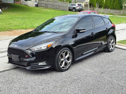 Used 2018 Ford Focus ST FWD image 8