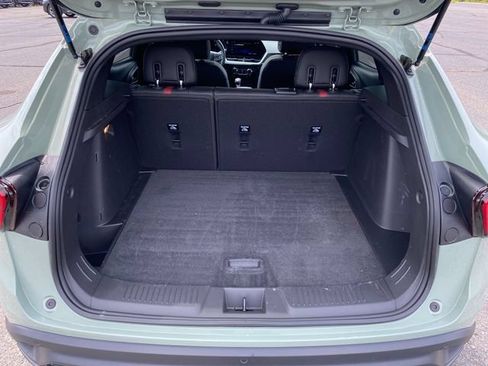 Certified 2024 Chevrolet Trax RS w/ Sunroof Package FWD image 21