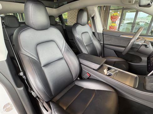 Used 2023 Tesla Model Y Long Range AWD/4WD image 26