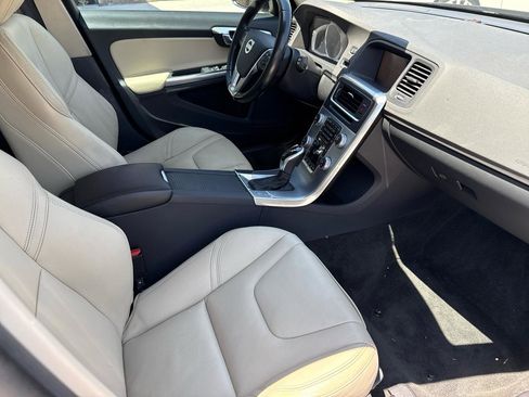 Used 2018 Volvo V60 T5 Dynamic w/ Vision Package FWD image 44
