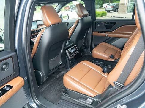 Used 2022 Lincoln Aviator Reserve w/ Elements Package Plus AWD/4WD image 31