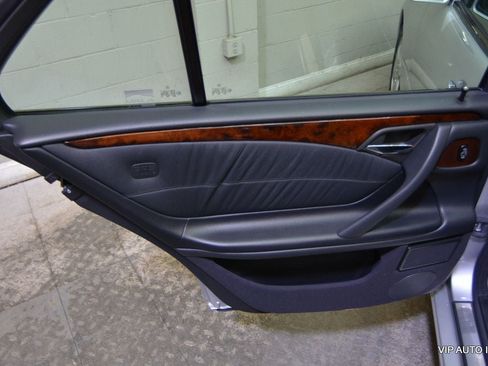 Used 2002 Mercedes-Benz E 320 Sedan image 15