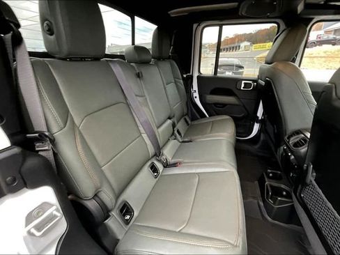 New 2026 Jeep Gladiator Mojave AWD/4WD image 15