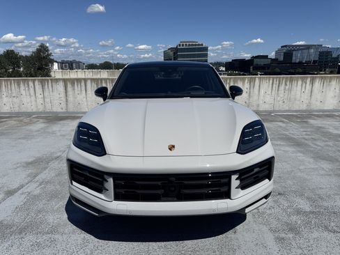 Used 2024 Porsche Cayenne S AWD/4WD image 5
