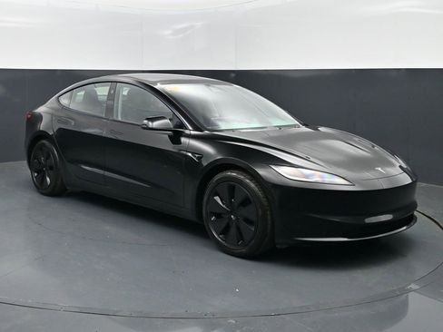 Used 2024 Tesla Model 3 Standard Range RWD image 3