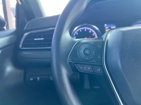 Used 2020 Toyota Camry LE image 19