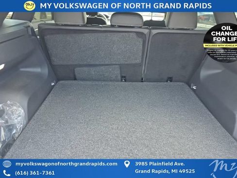 Used 2025 Volkswagen Atlas Cross Sport SE w/ Panoramic Sunroof Package AWD/4WD image 13