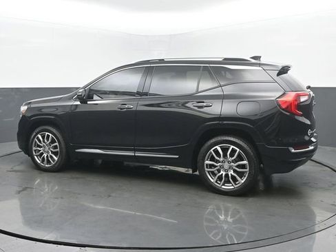 Used 2022 GMC Terrain Denali w/ Denali Premium Package AWD/4WD image 3