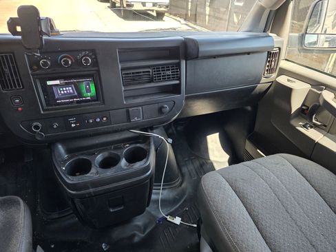 Used 2022 Chevrolet Express 2500 w/ Driver Convenience Package image 12