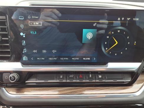 Used 2024 Chevrolet Silverado 2500 LT image 16