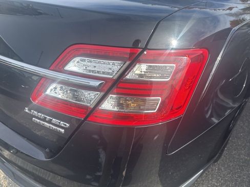 Used 2017 Ford Taurus Limited image 14