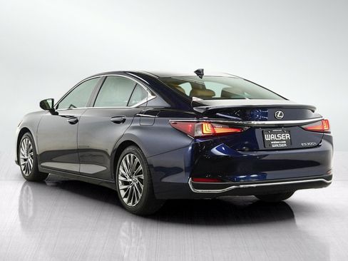 Used 2024 Lexus ES 300h FWD image 4