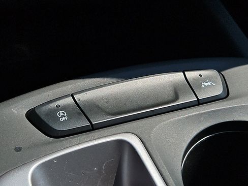 Used 2024 Chevrolet Trax RS w/ Sunroof Package FWD image 24
