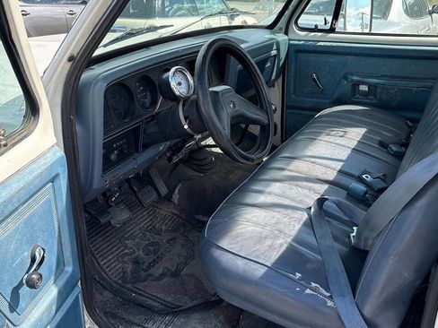 Used 1987 Dodge D/W Truck 250 image 4