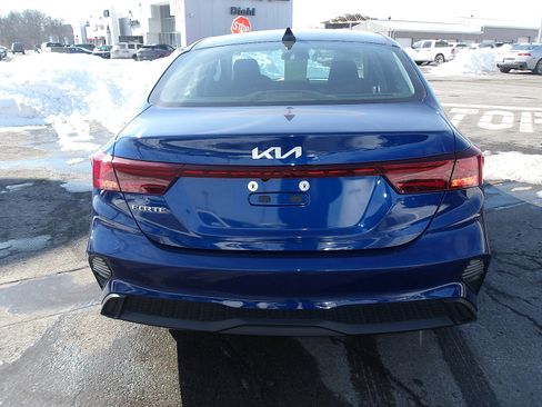 Used 2023 Kia Forte LXS image 6