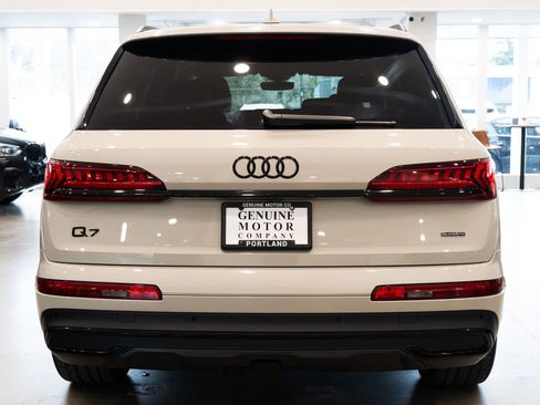 Used 2023 Audi Q7 3.0T Prestige w/ Prestige Package AWD/4WD image 5