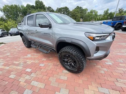 Used 2026 Chevrolet Colorado ZR2 w/ Midnight Edition AWD/4WD image 38