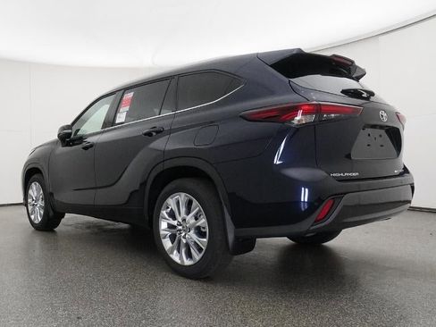 New 2026 Toyota Highlander Limited image 21