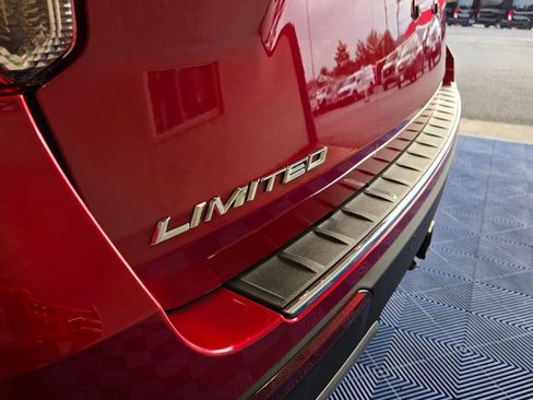 Used 2021 Ford Explorer Limited w/ Equipment Group 301A image 32