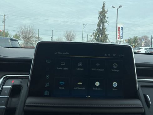 Used 2024 Chevrolet Suburban LT image 27