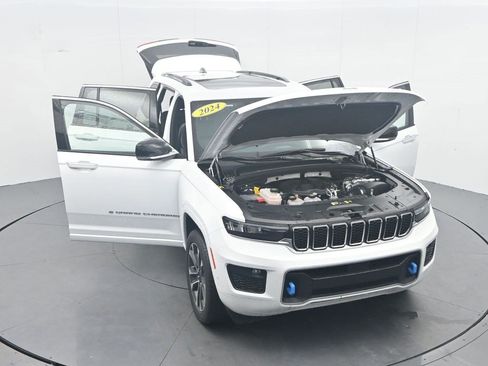 Used 2023 Jeep Grand Cherokee Overland AWD/4WD image 33