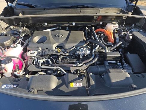 Used 2023 Toyota Venza Limited image 17