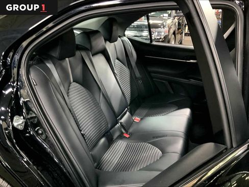 Used 2021 Toyota Camry SE w/ Cold Weather Package image 19