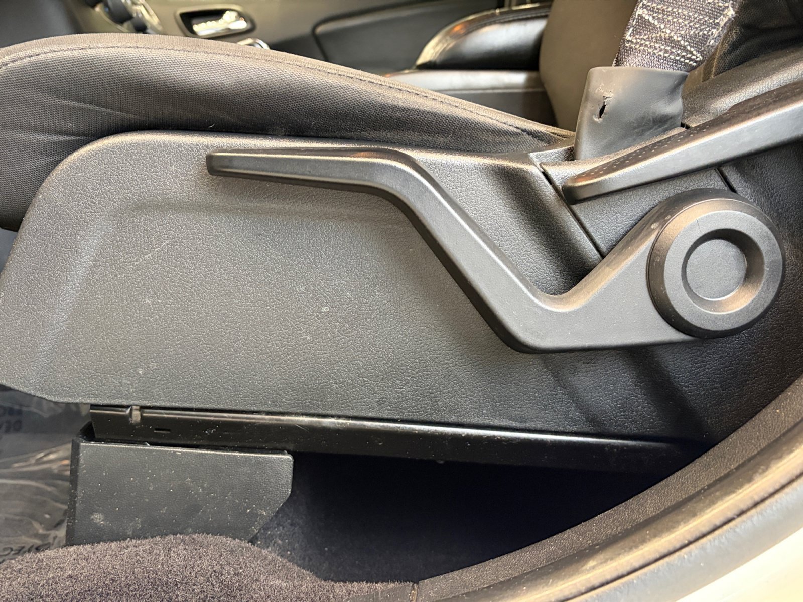 Used 2018 Dodge Journey SE w/ Connectivity Group FWD image 15