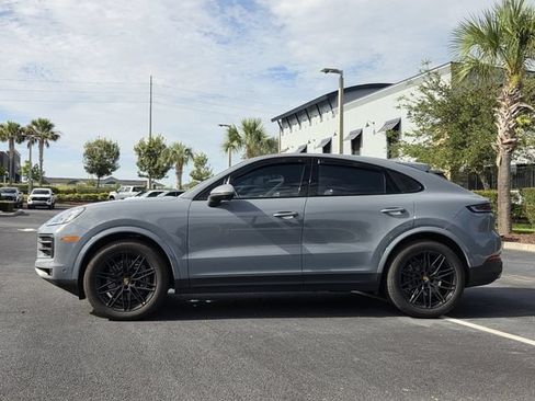 Used 2024 Porsche Cayenne Coupe AWD/4WD image 3