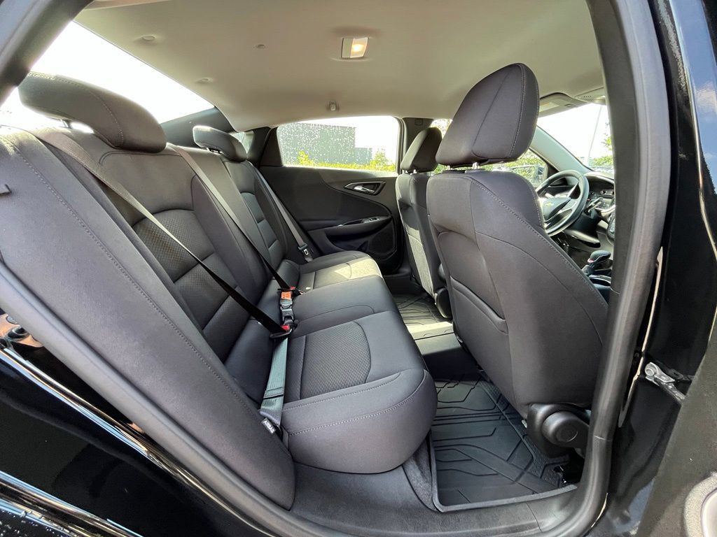 Used 2025 Chevrolet Malibu RS w/ LPO, Floor Liner Package FWD image 20