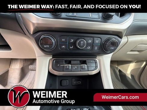 Used 2023 GMC Acadia Denali AWD/4WD image 19