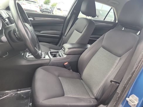 Used 2021 Chrysler 300 Touring RWD image 19