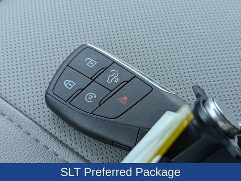 Used 2025 GMC Sierra 1500 SLT w/ SLT Premium Plus Package AWD/4WD image 33