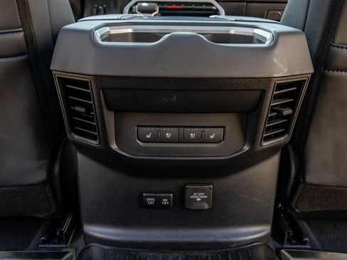 Used 2025 Toyota Tundra Platinum AWD/4WD image 35