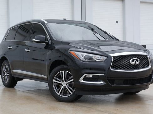 Used 2019 INFINITI QX60 Luxe w/ Essential Package image 2