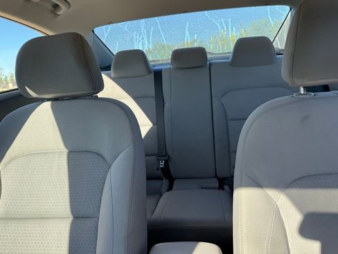 Used 2017 Hyundai Elantra SE image 20