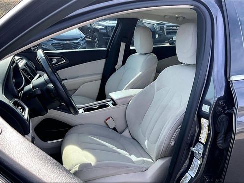 Used 2016 Chrysler 200 Limited w/ Anniversary Edition image 21