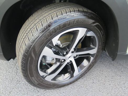 Used 2024 Chevrolet Trax RS w/ Driver Confidence Package FWD image 18