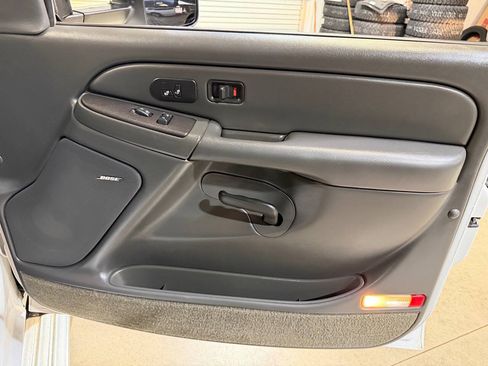 Used 2005 Chevrolet Silverado 2500 LT w/ Heavy-Duty Power Package AWD/4WD image 28