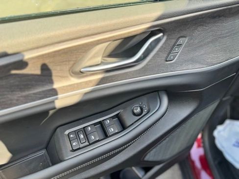 New 2025 Jeep Grand Cherokee Limited w/ Black Appearance Package image 15