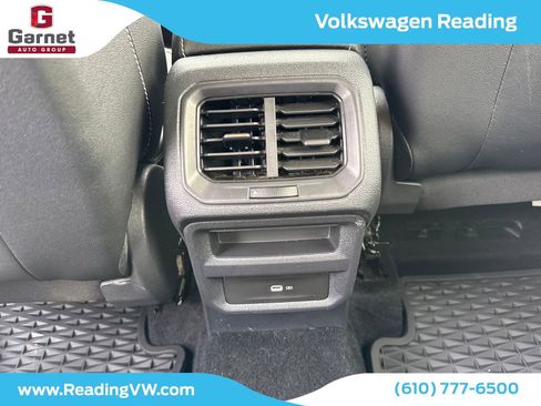 Certified 2022 Volkswagen Taos SE w/ Driver Assistance Package image 28